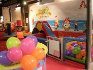 Plac zabaw Kinderplaneta w Auchan Poczesna