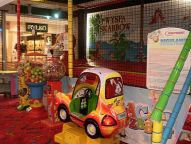 Plac zabaw Kinderplaneta w Auchan Poczesna